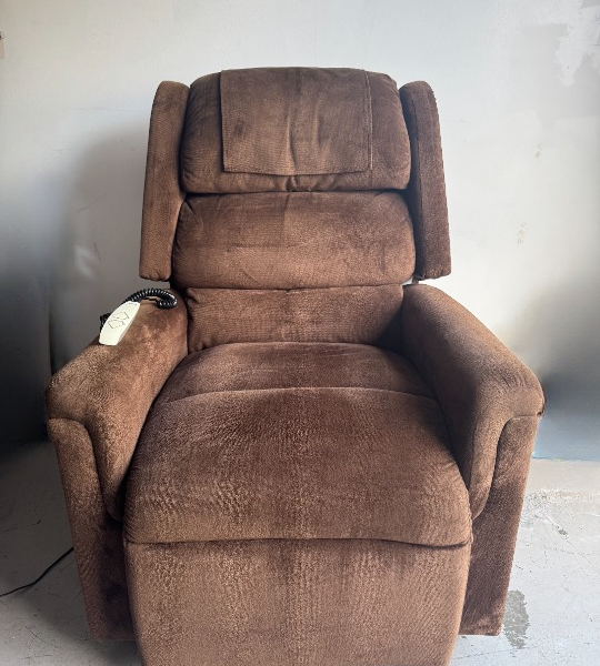 Golden Comforter Lift Chair (Medium) *USED*