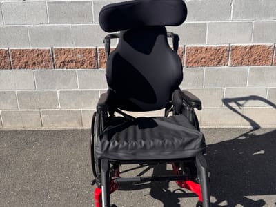 PDG fuze T50 18X20 — used tilt-in-space wheelchair