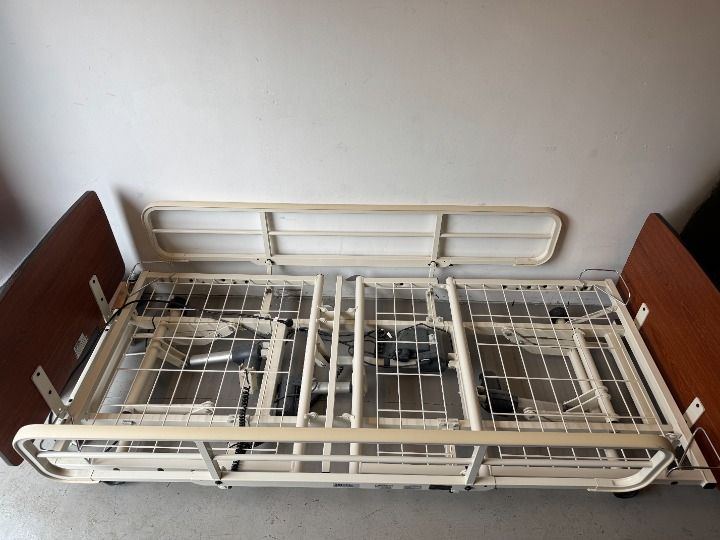 Joerns Care 100 Adjustable Bed — used hospital bed for sale in Victoria, BC