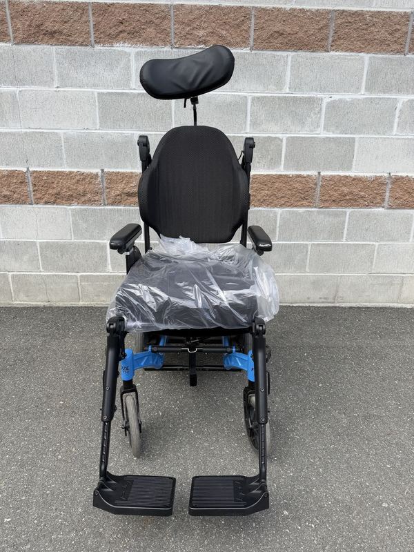 PDG Fuze T50 18x18 *with ROHO cushion — used tilt-in-space wheelchair
